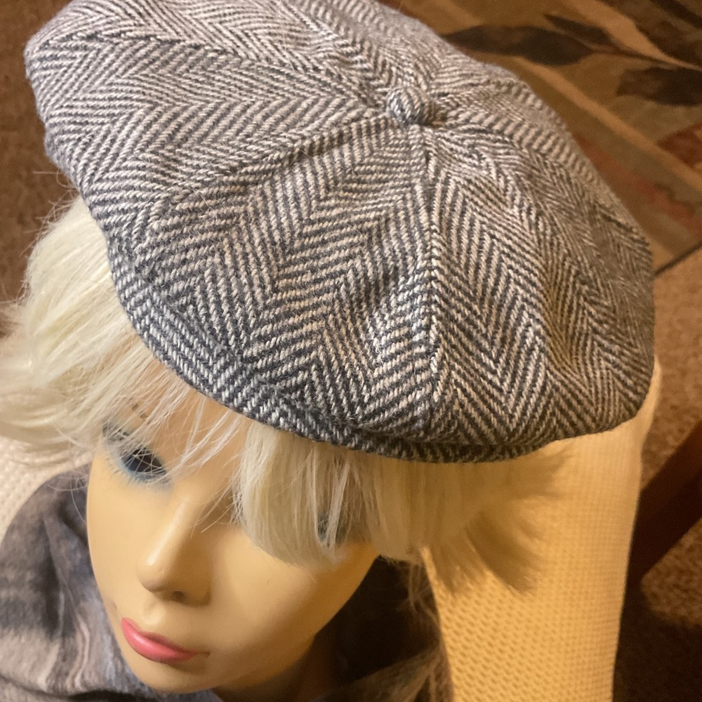 Vintage 1940 Stylish Gray Herringbone Newsboy Cap Bergmire Dorfman